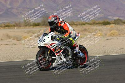 media/Jan-22-2023-CVMA (Sun) [[66d43cdebf]]/Race 11 Stock 1000 Shootout/